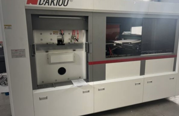 Roll die cutting machine 